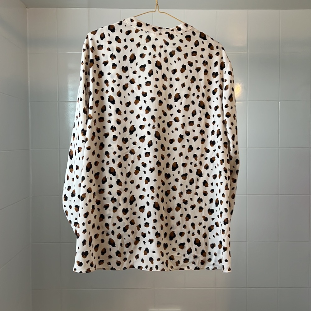 Brand new blouse with tags - Picture 3 of 4